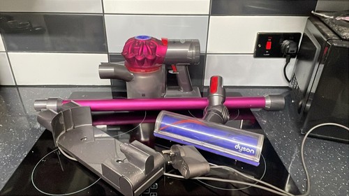 Dyson total clean cordless - v7,