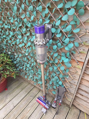 Dyson v10 cyclone - cyclone, absolute